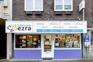 Bijbelwinkel Ezra. beeld Jean-Pierre Geusens