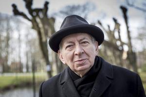Ds. L. H. Oosten legde het leven van zijn moeder vast in een boekje. beeld Sjaak Verboom