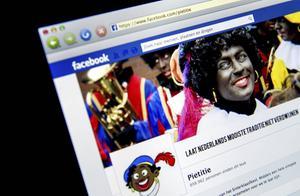 Facebook bant Zwarte Piet uit. Volgens media-advocaat Trojan kiest het medium daarmee voor een strengere lijn dan de rechter. beeld ANP, Koen van Weel