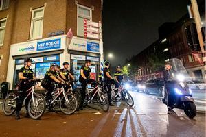 Politie in de Schilderswijk in Den Haag. beeld ANP