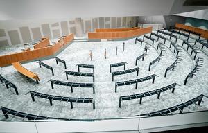 Plenaire zaal van de Tweede Kamer in aanbouw in het voormalige ministerie van Binnenlandse Zaken. beeld ANP, Bart Maat