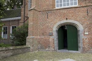 „Velen schrikken ervoor terug om lijfelijk een kerkdienst bij te wonen.” beeld RD, Anton Dommerholt
