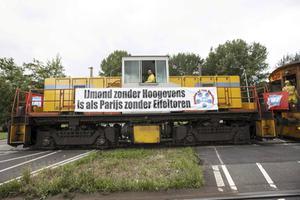 „Wanneer de toekomst van Tata Steel in IJmuiden thema is van een artikel, wil de lezer onder meer weten waarom die vestiging kleiner moet worden in relatie tot de verlies draaiende fabriek van Tata Steel in Engeland. Een enorme uitzoekerij, maar zeer lonend voor de naar informatie zoekende lezer.” beeld EPA, Pieter Stam de Jonge