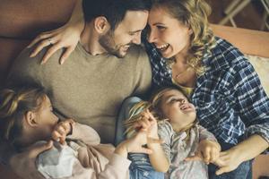 In de Universele Verklaring van de Rechten van de Mens staat dat het gezin de natuurlijke en fundamentele groepseenheid van de maatschappij is. beeld iStock