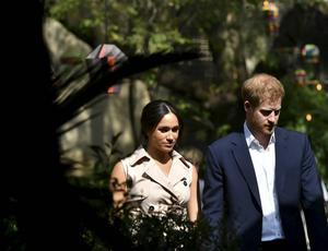 De Britse prins Harry en zijn vrouw Meghan zijn de negatieve aandacht zat en slepen een aantal roddelbladen voor de rechter. beeld EPA, Dominic Lipinski