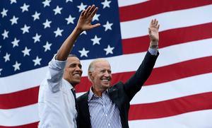 Obama met zijn toenmalige vicepresident Joe Biden in 2012. Obama sprak deze week zijn steun voor de kandidatuur van Biden uit. beeld EPA