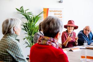 "Laten we voorkomen dat deze mensen wegzakken in angst en isolement door zorgen over schulden. Laten we mensen weer hoop geven, en moed om verder te gaan, zodat ze het leven weer durven omarmen!", was de centrale boodschap die Máxima had. beeld ANP, Patrick van Katwijk