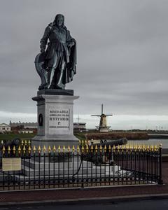 Het standbeeld van zeeheld Michiel de Ruyter in Vlissingen.  beeld Shinji Otani