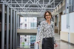 Carla Dik-Faber: „Het is belangrijk om te weten welke vragen, welke zorgen er achter de doodwens van ouderen schuilgaan.” beeld ChristenUnie