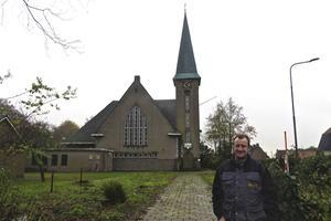 Aannemer Johan Berting gaat appartementen bouwen op de plaats waar nu nog de kerk staat. beeld Van Scheyen Fotografie