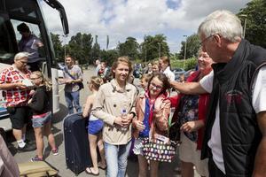 Al bijna zestig jaar komen er elke zomer bussen vol kinderen uit onder meer Duitsland naar Nederland. De kinderen brengen enkele weken door in een vakantiegezin. Vanwege de coronacrisis zijn de reizen voor deze zomer geannuleerd. beeld RD, Anton Dommerholt