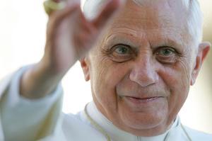Paus Benedictus wil dat zijn naam als coauteur wordt verwijderd uit een boek over het celibaat. Archieffoto uit 2006. beeld AFP, Giulio Napolitano