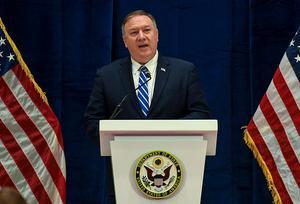 De Amerikaanse minister van Buitenlandse Zaken Mike Pompeo zei maandag in Qatar dat de VS 1 miljard aan financiële steun aan Afghanistan intrekken. beeld EPA