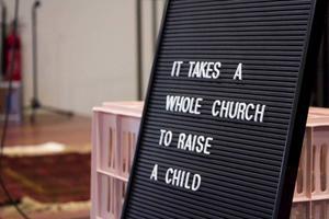 Bij goed jeugdpastoraat zijn alle gemeenteleden betrokken: ”It takes a whole church to raise a child” (de hele kerkelijke gemeente is nodig om een kind (geestelijk) op te voeden). beeld Stichting Chris en Voorkom!