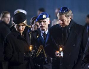 Koning Willem-Alexander en koningin Maxima bij de herdenking. beeld ANP, Remko de Waal