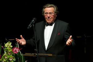 Peter Schreier in september 2011 nadat hij in Leipzig de Mendelssohnprijs had gekregen. beeld AFP