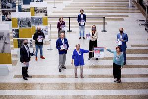 De petitie voor zeemanshuizen werd dinsdag overhandigd aan de vaste commissie voor Sociale Zaken en Werkgelegenheid van de Tweede Kamer. beeld RD