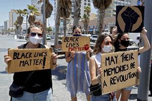 ”Black lives matter” (zwarte levens doen ertoe) kan gezien worden als (terecht) verzet tegen dehumanisering. beeld AFP, Jack Guez