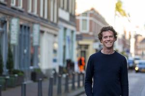Ds. A. Robbertsen is wijkpastor in de Rotterdamse wijk het Oude Noorden, die zo’n 17.000 inwoners met uiteenlopende nationaliteiten telt. beeld Goud van Noord