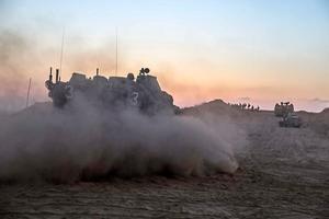 Israëlische tanks in de buurt van Gaza. beeld AFP