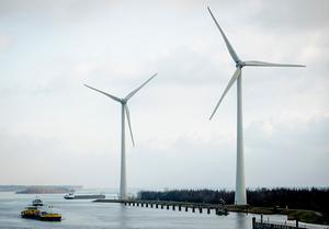 CrossWind, zoals de samenwerking tussen de bedrijven heet, plaatst 69 windturbines op ruim 18 kilometer voor de Noord-Hollandse kust. Beeld ANP, Sem van der Wal