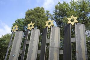 „De interkerkelijke schuldverklaring waarin kerken zonde van nalatigheid belijden tegenover God en het Joodse volk in de periode voor, tijdens en na de oorlog verschijnt op een moment dat het antisemitisme weer opkomt.” Foto: Nationaal Monument Kamp Vught. beeld iStock