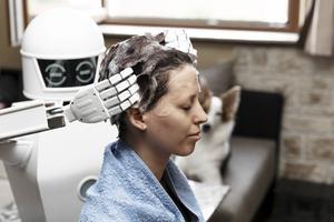 De inzet van robots in de dienstensector zal fors toenemen. Daardoor groeit de werkloosheid naar verwachting binnen twintig jaar tot 30 à 50 procent.  beeld iStock