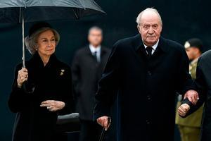 Koning Juan Carlos en koningin Sofia. beeld AFP