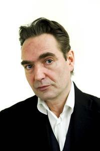Vernieuwend is de poëzie van Menno Wigman niet, hoewel hij toch als dichter sterk afweek van de gedurende zijn werkzame leven gebruikelijke manier van schrijven. beeld ANP Kippe, Robin van Lonkhuijsen