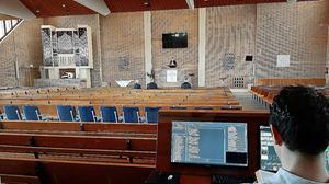 Dienst met minimale bezetting in de Hervormde Sionskerk in Papendrecht. beeld Piet Stout