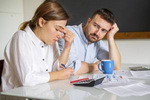 Schaamte om over financiële schulden te praten weerhoudt mensen ervan om gebruik te maken van de vele hulp bij schulden die er is in Nederland. beeld iStock