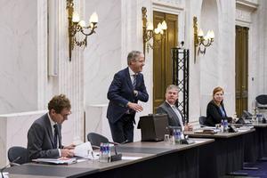„Minister Slob gaf eerst aan dat reformatorische scholen van ouders instemming met de schoolidentiteit mogen vragen, maar wekt nu de indruk dat hij bereid is mee te werken aan inperking van de vrijheid van onderwijs.” Foto: Kamerdebat over een aangescherpte wet voor burgerschapsonderwijs. beeld ANP, Phil Nijhuis