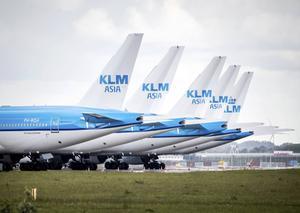 Een redding van KLM zal de concurrentieverhoudingen verstoren ten opzichte van maatschappijen die zelf hun broek moeten ophouden. beeld ANP, Remko de Waal