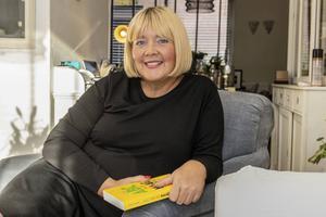 Annette Born onderging zelf drie maagverkleinende operaties. „Het lichaam is zó sterk dat het een operatie ongedaan kan maken. Pas je je leefstijl niet aan, dan val je niets af.” beeld RD, Henk Visscher