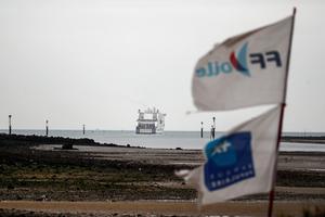 Veerboot vaart richting Kanaal vanuit Frankrijk. beeld AFP